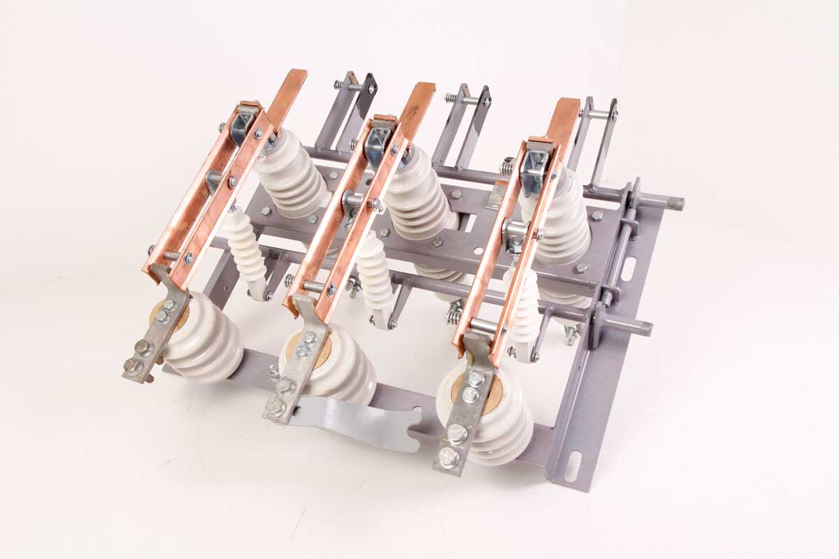 Выключатель-разъединитель с функцией защиты пвр 1 3п 250a tdm sq0726-0002. Предохранитель-выключатель-разъединитель 250а тдм. Разъединитель рвз-630. Разъединитель вна-10/630. Рвз-10/630-i.